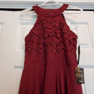 New. Burgundy Lace Maxi Dress size M